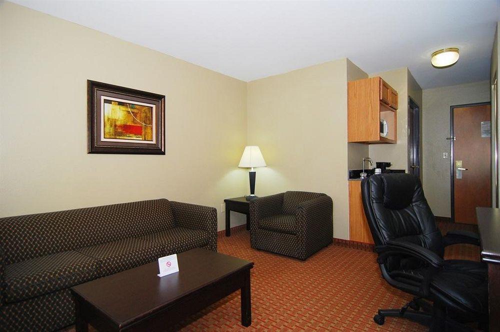 Best Western Temple Inn & Suites Номер фото
